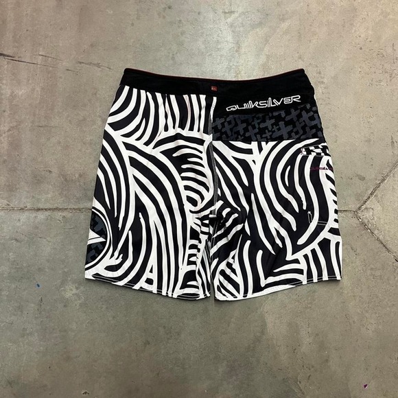 Y2K Zebra Striped embroidered Quiksilver board‎ shorts w40 - Picture 1 of 8
